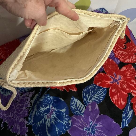 Vintage Crochet Macramé Bag Zip Top Wood Beads - Picture 5 of 13